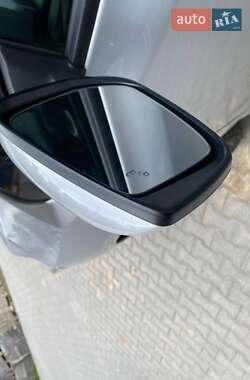Хэтчбек Nissan Leaf 2022 в 