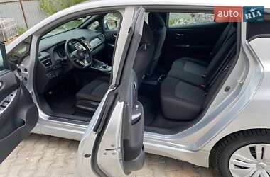 Хэтчбек Nissan Leaf 2022 в 