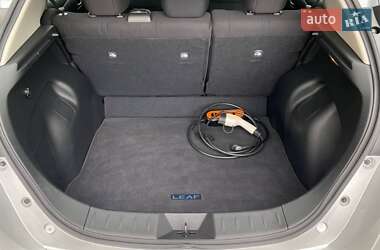 Хэтчбек Nissan Leaf 2022 в 