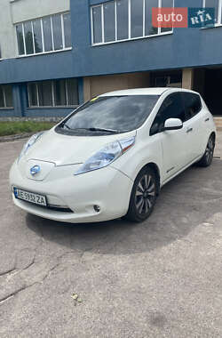Хэтчбек Nissan Leaf 2016 в Днепре