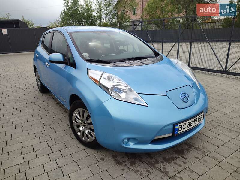 Хэтчбек Nissan Leaf 2015 в Львове