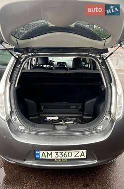 Хэтчбек Nissan Leaf 2015 в 