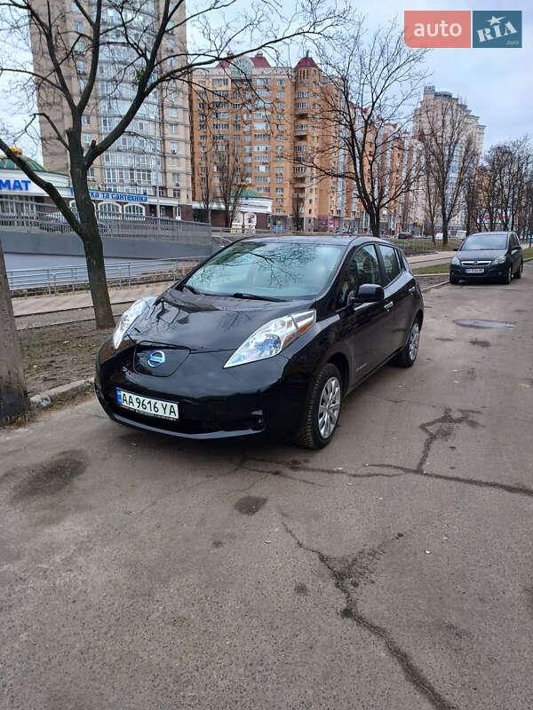 Хетчбек Nissan Leaf 2014 в Києві