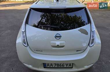 Хэтчбек Nissan Leaf 2016 в 