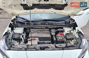Хетчбек Nissan Leaf 2020 в 