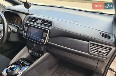 Хетчбек Nissan Leaf 2020 в 