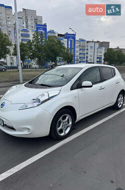 Хетчбек Nissan Leaf 2013 в 