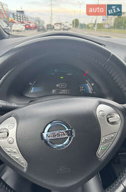 Хетчбек Nissan Leaf 2013 в 