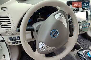 Хетчбек Nissan Leaf 2012 в 