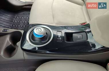 Хетчбек Nissan Leaf 2012 в 