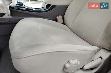 Хетчбек Nissan Leaf 2012 в 