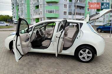 Хетчбек Nissan Leaf 2012 в 