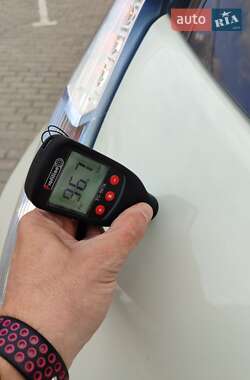 Хетчбек Nissan Leaf 2012 в 
