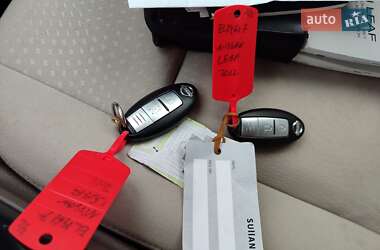 Хетчбек Nissan Leaf 2012 в 