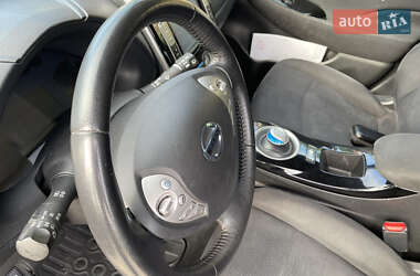 Хетчбек Nissan Leaf 2014 в 