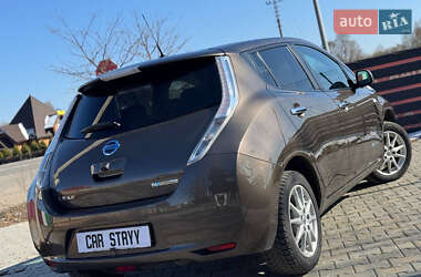 Хетчбек Nissan Leaf 2017 в 