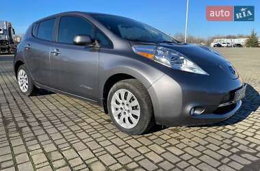 Хетчбек Nissan Leaf 2015 в 