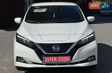 Хэтчбек Nissan Leaf 2018 в 