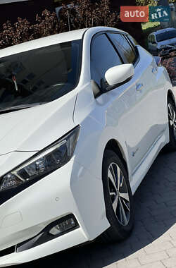 Хэтчбек Nissan Leaf 2018 в 