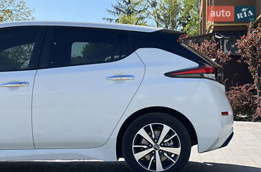 Хэтчбек Nissan Leaf 2018 в 