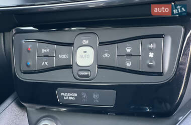 Хэтчбек Nissan Leaf 2018 в 