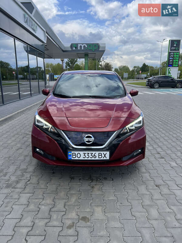 Хэтчбек Nissan Leaf 2018 в Тернополе