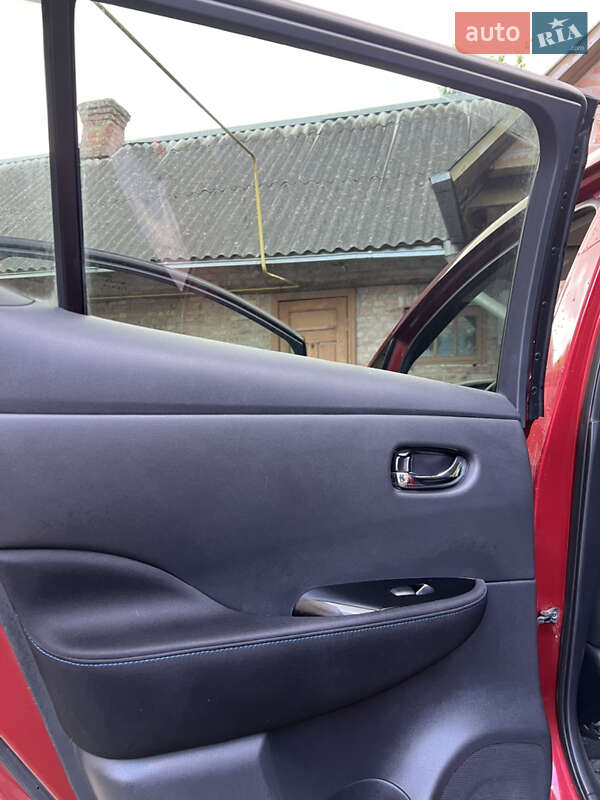 Хэтчбек Nissan Leaf 2018 в Тернополе