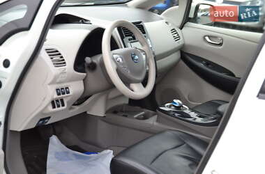 Хэтчбек Nissan Leaf 2013 в 