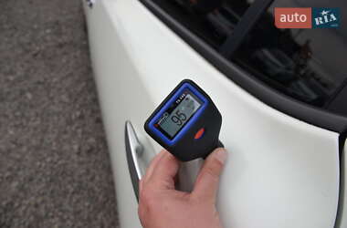 Хэтчбек Nissan Leaf 2013 в 
