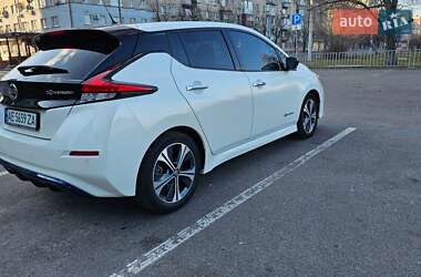 Хэтчбек Nissan Leaf 2018 в 