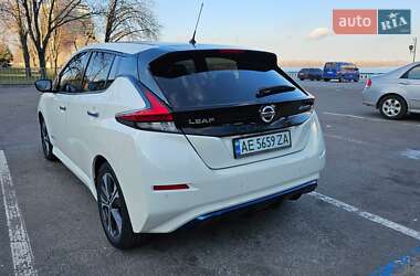 Хэтчбек Nissan Leaf 2018 в 