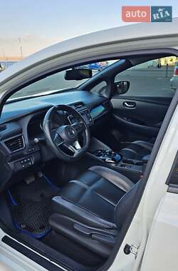 Хэтчбек Nissan Leaf 2018 в 