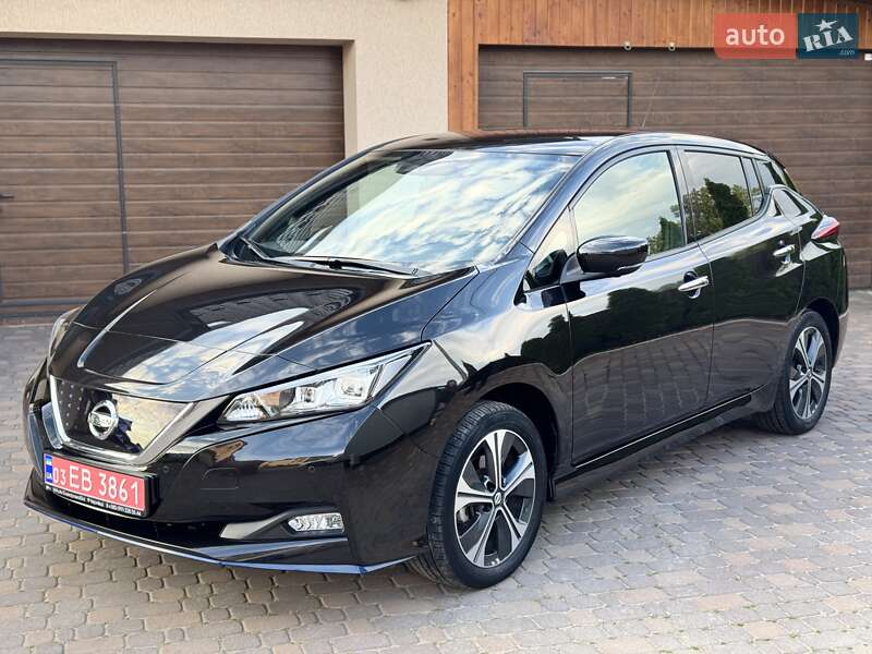 Хетчбек Nissan Leaf 2019 в 