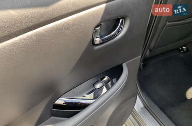 Хэтчбек Nissan Leaf 2019 в 