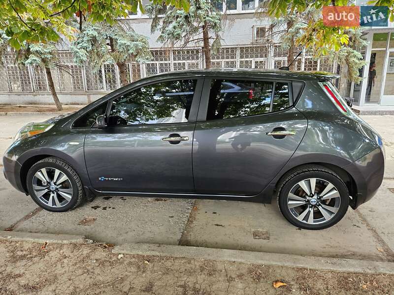 Хетчбек Nissan Leaf 2013 в Одесі
