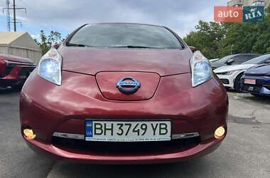 Хетчбек Nissan Leaf 2013 в 