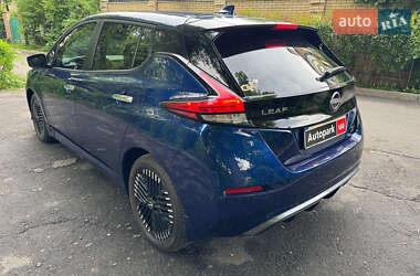 Хэтчбек Nissan Leaf 2022 в 