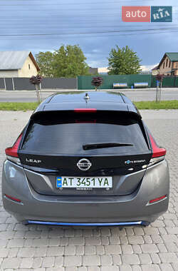 Хетчбек Nissan Leaf 2022 в 