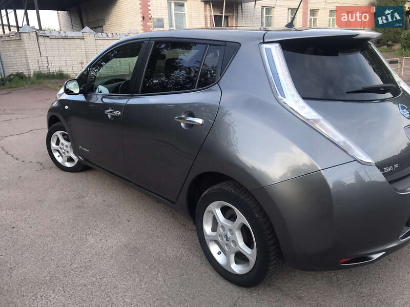 Хэтчбек Nissan Leaf 2015 в Нежине