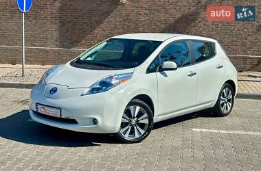 Хетчбек Nissan Leaf 2016 в 
