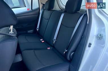 Хетчбек Nissan Leaf 2016 в 