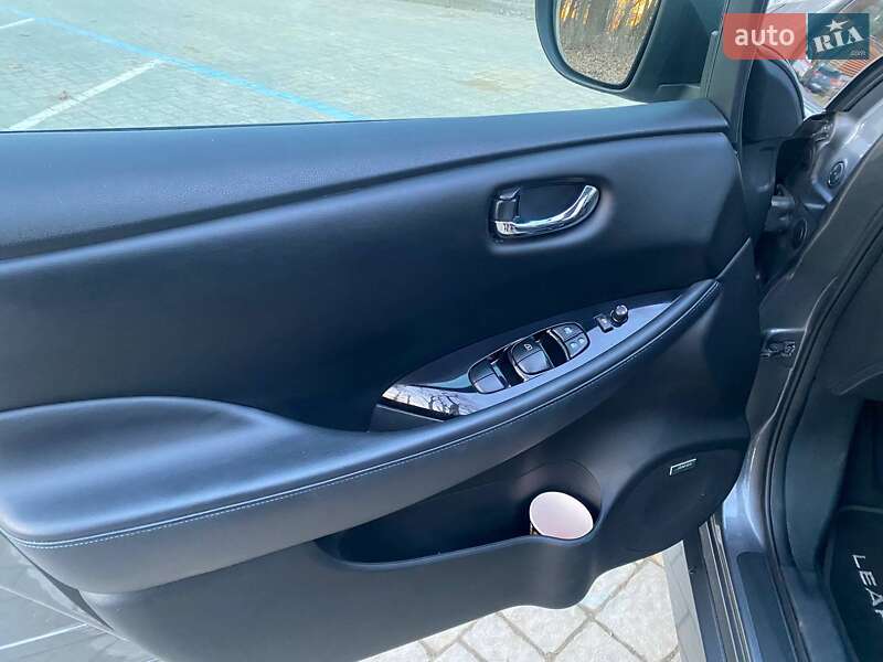 Хэтчбек Nissan Leaf 2020 в Львове