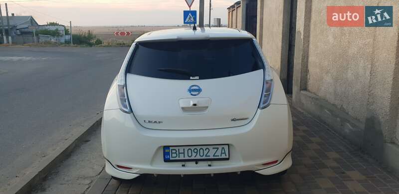 Хэтчбек Nissan Leaf 2014 в Белгороде-Днестровском