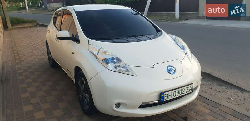 Хэтчбек Nissan Leaf 2014 в Белгороде-Днестровском