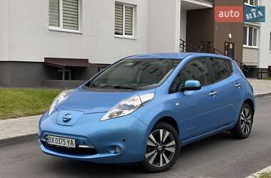 Хэтчбек Nissan Leaf 2013 в 