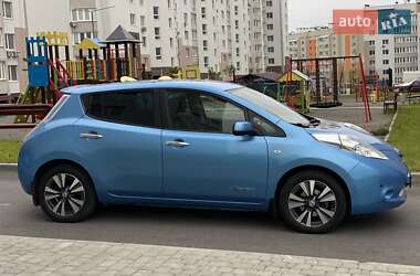 Хэтчбек Nissan Leaf 2013 в 
