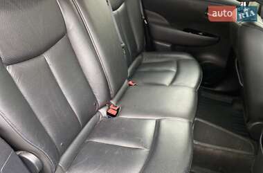 Хэтчбек Nissan Leaf 2013 в 