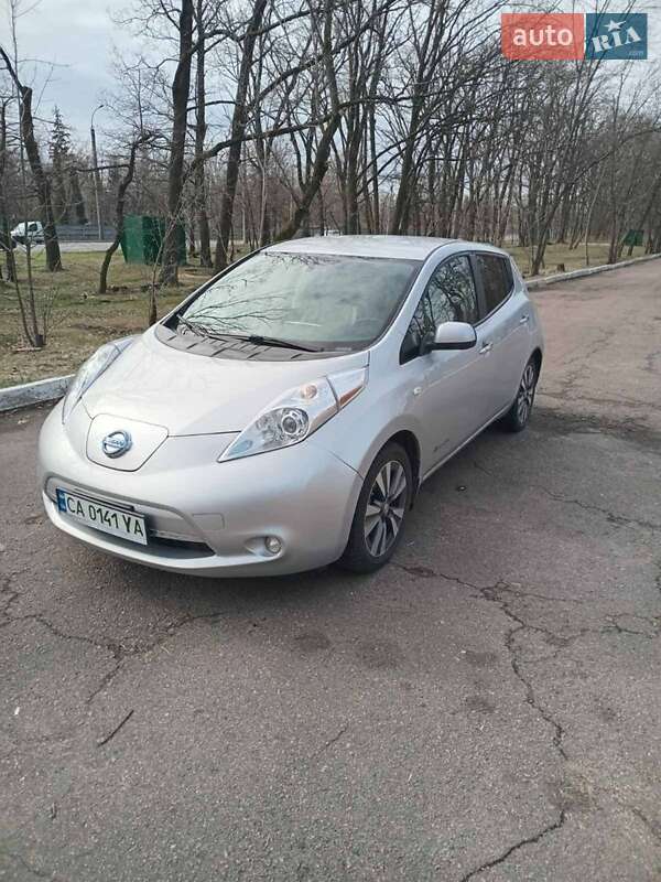 Хэтчбек Nissan Leaf 2014 в Черкассах