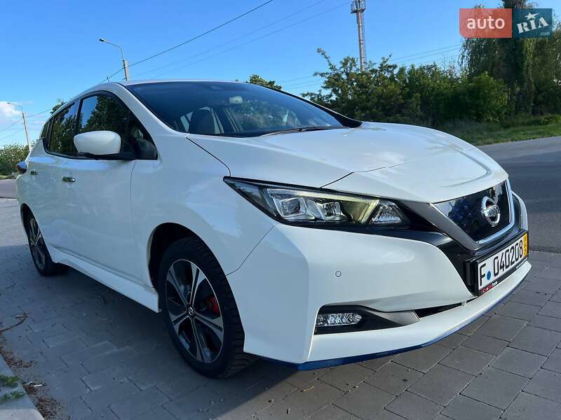 Хетчбек Nissan Leaf 2019 в 