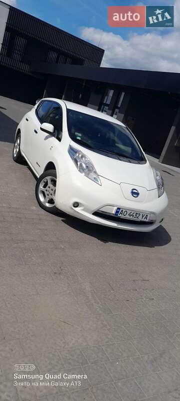 Хэтчбек Nissan Leaf 2016 в Ужгороде